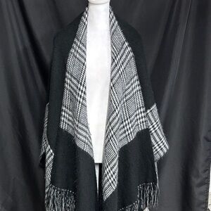 Charter Club Monochrome Houndstooth Shawl